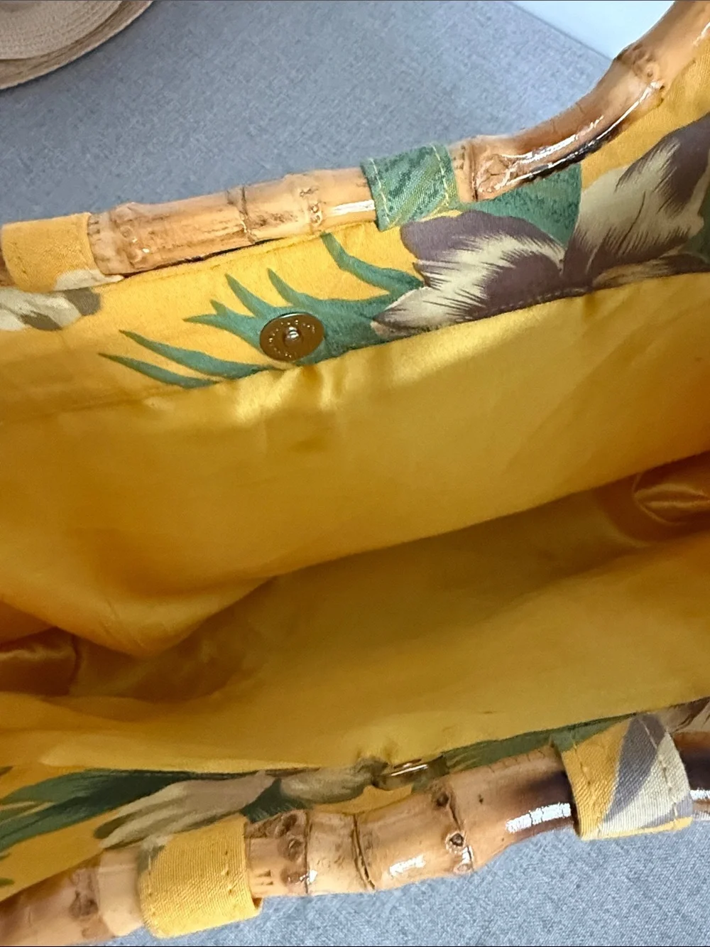 Yellow vintage Floral Bamboo-Handle Tote Bag - Picture 8 of 16
